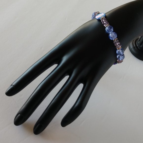 Purple Beaded Bracelet with Periwinkle Shells Handmade 7.5 Inches - Picture 14 of 16